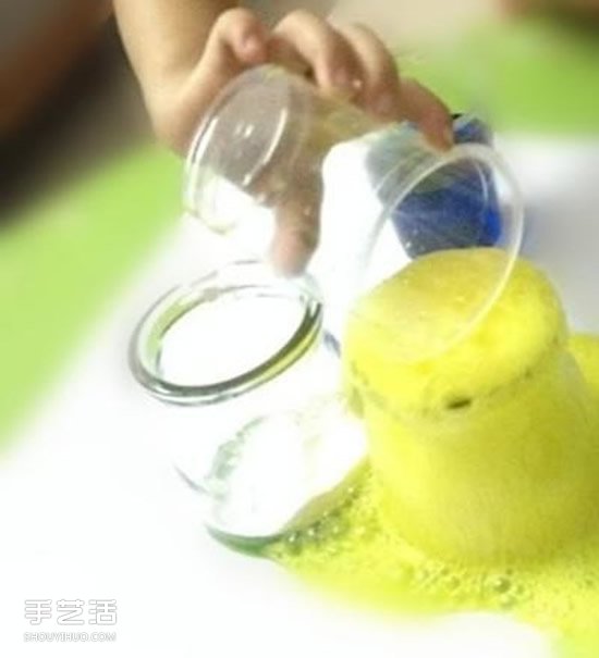 ѧСʵ飺ɫءСմͰ״ɫʴ󱬷 -  www.youjiao5.com